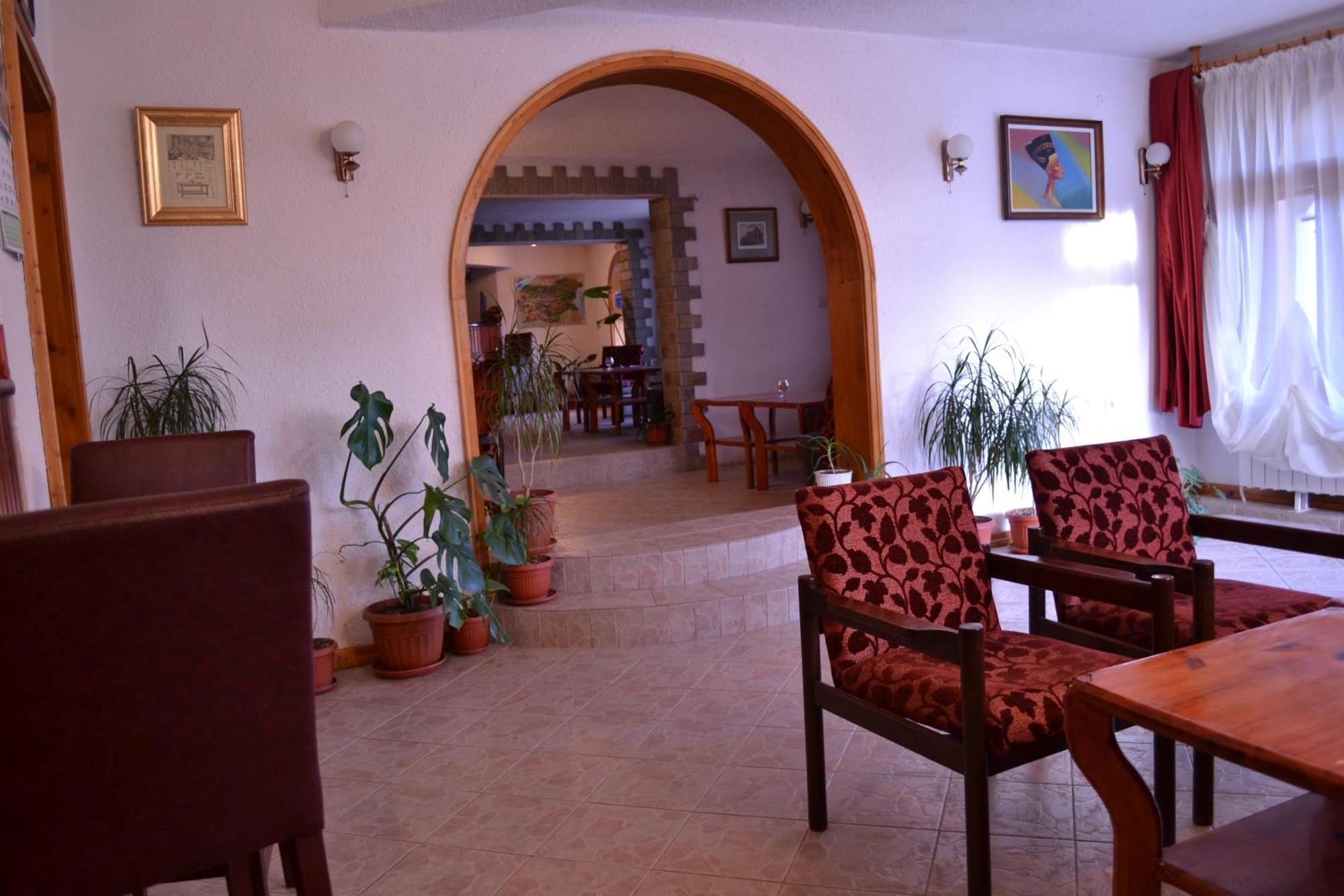 Family Hotel Silver Смолян Экстерьер фото