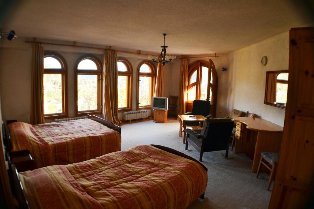 Family Hotel Silver Смолян Номер фото
