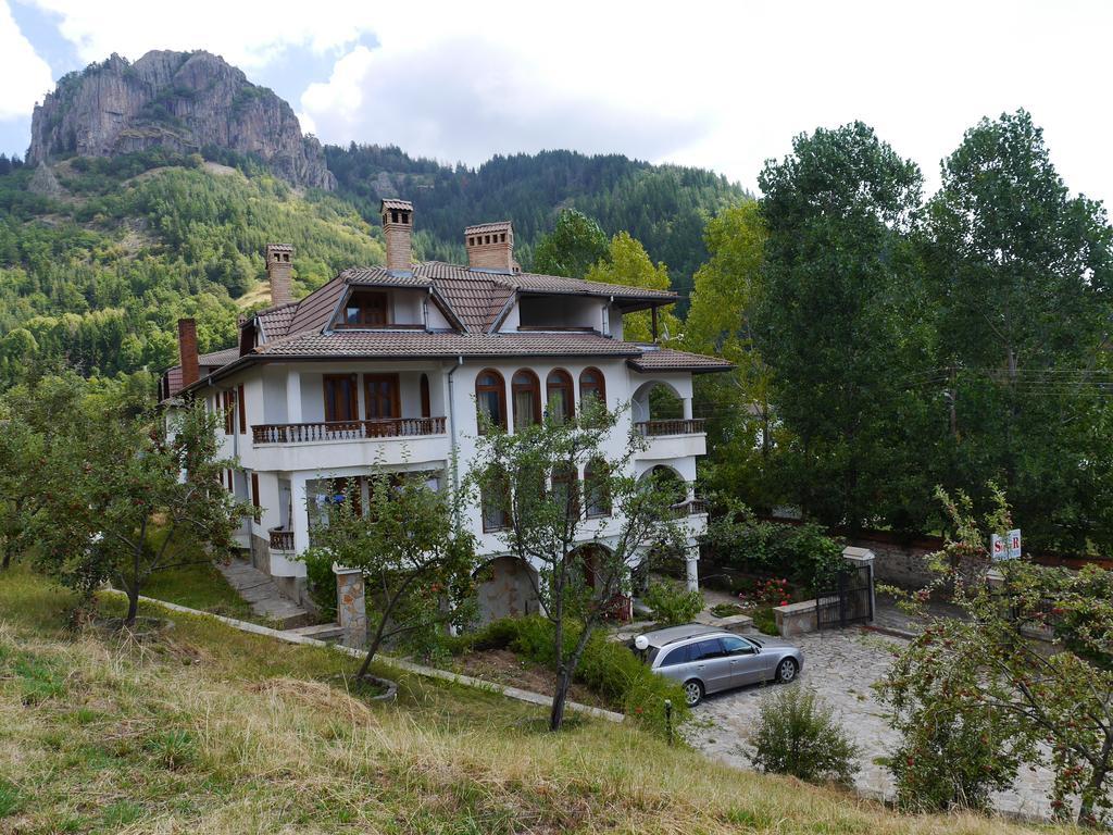 Family Hotel Silver Смолян Экстерьер фото