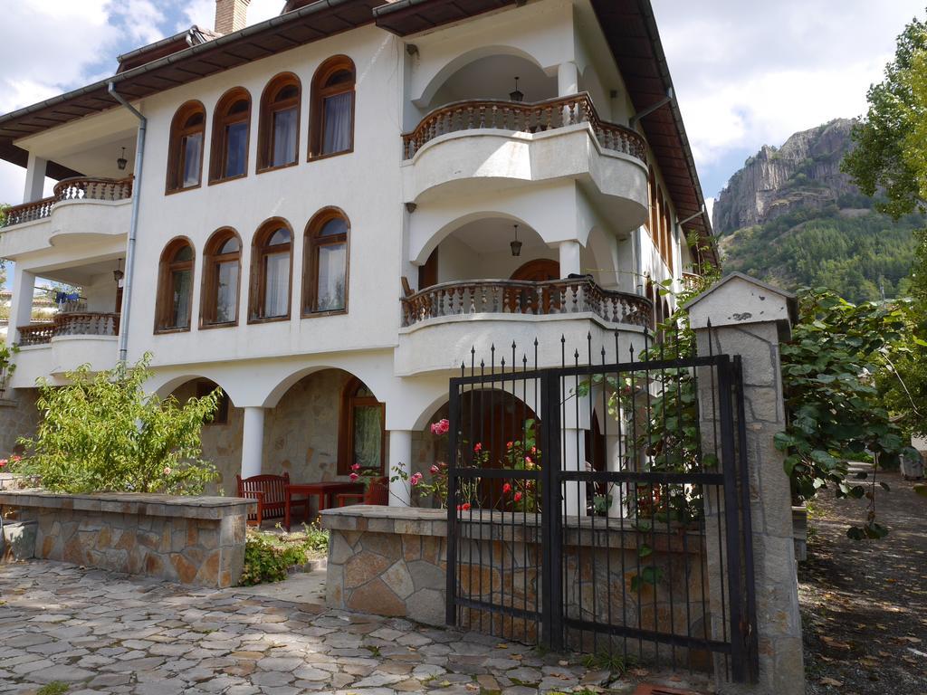Family Hotel Silver Смолян Экстерьер фото
