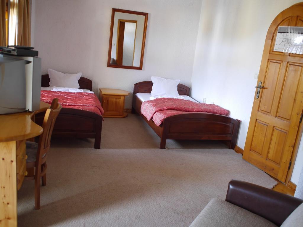 Family Hotel Silver Смолян Экстерьер фото