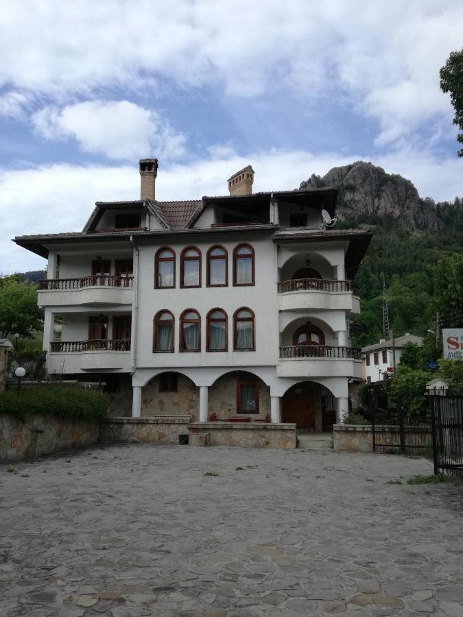 Family Hotel Silver Смолян Экстерьер фото